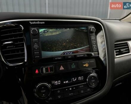 Міцубісі Аутлендер 2013 у Івано-Франківську на Automoto.ua Білий Міцубісі Аутлендер, об'ємом двигуна 2 л та пробігом 213 тис. км за 13888 $, фото 34 на Automoto.ua