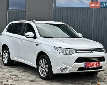 Міцубісі Аутлендер 2013 у Івано-Франківську на Automoto.ua Білий Міцубісі Аутлендер, об'ємом двигуна 2 л та пробігом 213 тис. км за 13888 $, фото 11 на Automoto.ua