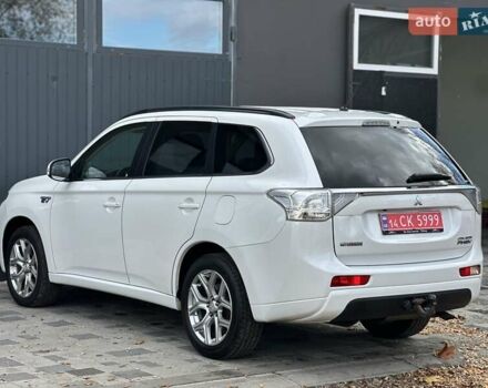 Міцубісі Аутлендер 2013 у Івано-Франківську на Automoto.ua Білий Міцубісі Аутлендер, об'ємом двигуна 2 л та пробігом 213 тис. км за 13888 $, фото 13 на Automoto.ua