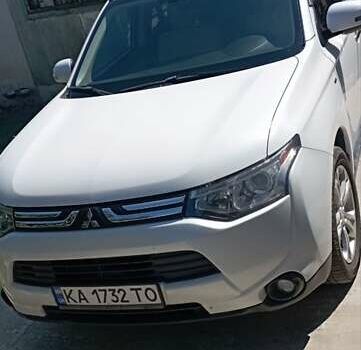 Белый Мицубиси Аутлендер, объемом двигателя 3 л и пробегом 136 тыс. км за 15200 $, фото 7 на Automoto.ua