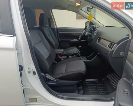 Белый Мицубиси Аутлендер, объемом двигателя 2.2 л и пробегом 278 тыс. км за 12600 $, фото 31 на Automoto.ua