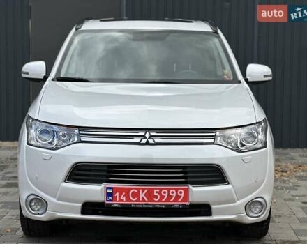 Міцубісі Аутлендер 2013 у Івано-Франківську на Automoto.ua Білий Міцубісі Аутлендер, об'ємом двигуна 2 л та пробігом 213 тис. км за 13888 $, фото 1 на Automoto.ua