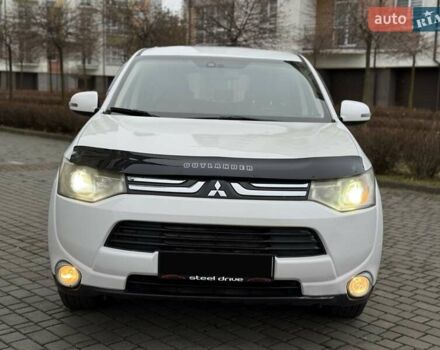 Белый Мицубиси Аутлендер, объемом двигателя 0 л и пробегом 180 тыс. км за 11500 $, фото 6 на Automoto.ua