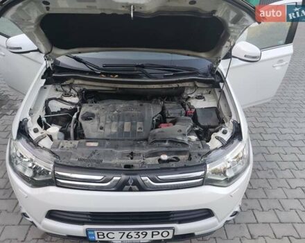 Білий Міцубісі Аутлендер, об'ємом двигуна 2.27 л та пробігом 232 тис. км за 12800 $, фото 13 на Automoto.ua
