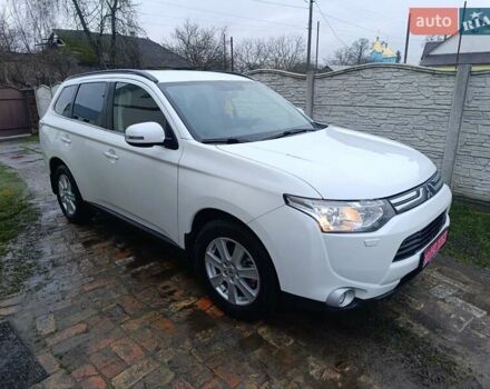 Белый Мицубиси Аутлендер, объемом двигателя 2.2 л и пробегом 278 тыс. км за 12600 $, фото 2 на Automoto.ua