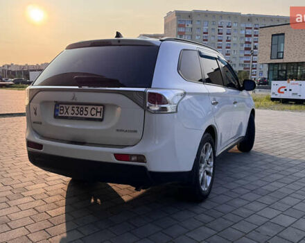 Білий Міцубісі Аутлендер, об'ємом двигуна 2.4 л та пробігом 240 тис. км за 12000 $, фото 10 на Automoto.ua