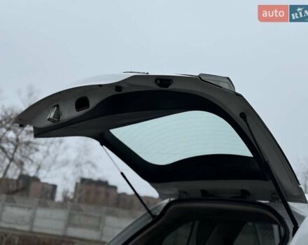 Белый Мицубиси Аутлендер, объемом двигателя 0 л и пробегом 180 тыс. км за 11500 $, фото 33 на Automoto.ua