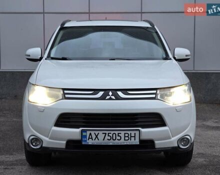 Міцубісі Аутлендер 2013 у Харкові на Automoto.ua Білий Міцубісі Аутлендер, об'ємом двигуна 2.4 л та пробігом 146 тис. км за 12900 $, фото 1 на Automoto.ua