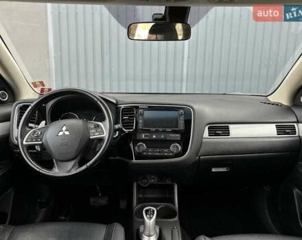 Міцубісі Аутлендер 2013 у Івано-Франківську на Automoto.ua Білий Міцубісі Аутлендер, об'ємом двигуна 2 л та пробігом 213 тис. км за 13888 $, фото 28 на Automoto.ua