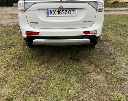 Міцубісі Аутлендер 2013 у Харкові на Automoto.ua Білий Міцубісі Аутлендер, об'ємом двигуна 2.4 л та пробігом 209 тис. км за 13000 $, фото 2 на Automoto.ua