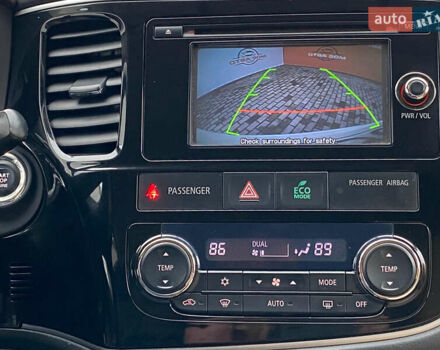 Белый Мицубиси Аутлендер, объемом двигателя 2.36 л и пробегом 215 тыс. км за 9500 $, фото 26 на Automoto.ua