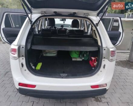 Білий Міцубісі Аутлендер, об'ємом двигуна 2.27 л та пробігом 232 тис. км за 12800 $, фото 15 на Automoto.ua