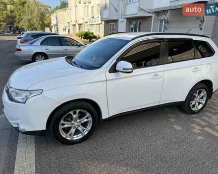 Білий Міцубісі Аутлендер, об'ємом двигуна 2.36 л та пробігом 146 тис. км за 14300 $, фото 5 на Automoto.ua