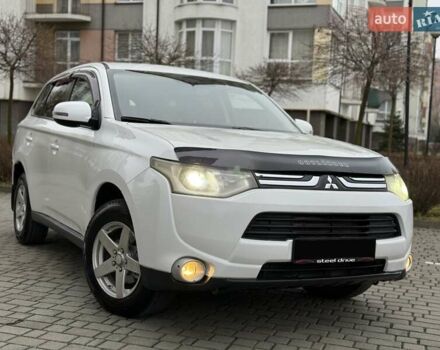 Белый Мицубиси Аутлендер, объемом двигателя 0 л и пробегом 180 тыс. км за 11500 $, фото 2 на Automoto.ua