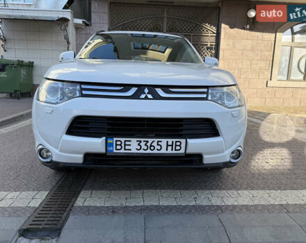 Білий Міцубісі Аутлендер, об'ємом двигуна 2.36 л та пробігом 146 тис. км за 14300 $, фото 1 на Automoto.ua