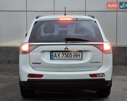 Міцубісі Аутлендер 2013 у Харкові на Automoto.ua Білий Міцубісі Аутлендер, об'ємом двигуна 2.4 л та пробігом 146 тис. км за 12900 $, фото 5 на Automoto.ua