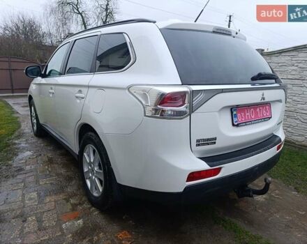 Белый Мицубиси Аутлендер, объемом двигателя 2.2 л и пробегом 278 тыс. км за 12600 $, фото 13 на Automoto.ua