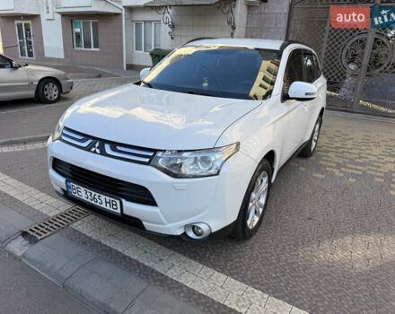 Білий Міцубісі Аутлендер, об'ємом двигуна 2.36 л та пробігом 146 тис. км за 14300 $, фото 3 на Automoto.ua