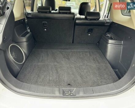 Белый Мицубиси Аутлендер, объемом двигателя 2 л и пробегом 210 тыс. км за 14300 $, фото 35 на Automoto.ua