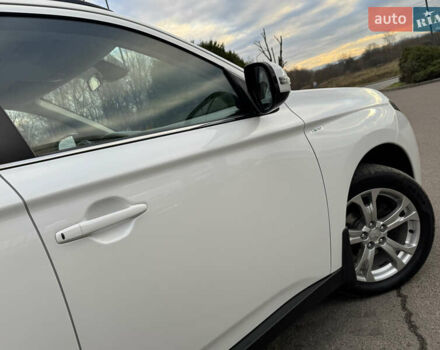 Белый Мицубиси Аутлендер, объемом двигателя 2.3 л и пробегом 214 тыс. км за 15499 $, фото 61 на Automoto.ua