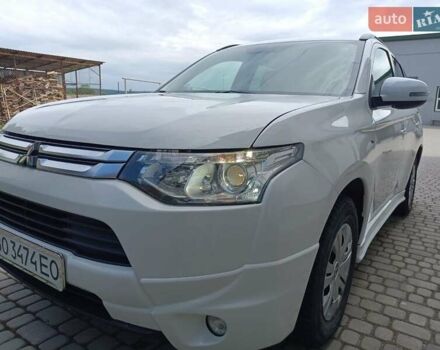 Міцубісі Аутлендер 2014 у Чорткові на Automoto.ua Білий Міцубісі Аутлендер, об'ємом двигуна 3 л та пробігом 105 тис. км за 14500 $, фото 2 на Automoto.ua
