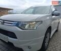 Міцубісі Аутлендер 2014 у Чорткові на Automoto.ua Білий Міцубісі Аутлендер, об'ємом двигуна 3 л та пробігом 105 тис. км за 14500 $, фото 2 на Automoto.ua