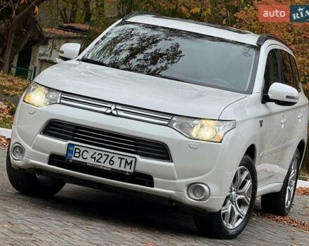 Мицубиси Аутлендер 2014 в Дрогобыче на Automoto.ua Белый Мицубиси Аутлендер, объемом двигателя 2 л и пробегом 228 тыс. км за 15300 $, фото 10 на Automoto.ua