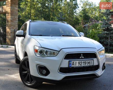 Белый Мицубиси Аутлендер, объемом двигателя 2 л и пробегом 132 тыс. км за 11500 $, фото 1 на Automoto.ua