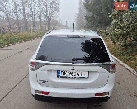 Белый Мицубиси Аутлендер, объемом двигателя 3 л и пробегом 173 тыс. км за 12700 $, фото 9 на Automoto.ua