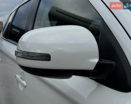 Белый Мицубиси Аутлендер, объемом двигателя 2.3 л и пробегом 214 тыс. км за 15499 $, фото 18 на Automoto.ua