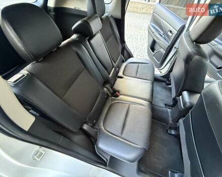 Белый Мицубиси Аутлендер, объемом двигателя 2.36 л и пробегом 140 тыс. км за 12999 $, фото 33 на Automoto.ua