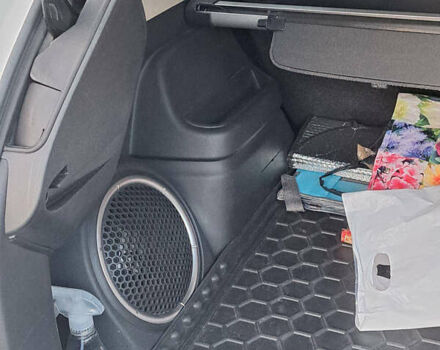 Белый Мицубиси Аутлендер, объемом двигателя 2 л и пробегом 143 тыс. км за 16300 $, фото 16 на Automoto.ua