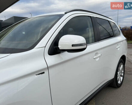 Белый Мицубиси Аутлендер, объемом двигателя 2.3 л и пробегом 214 тыс. км за 15499 $, фото 38 на Automoto.ua