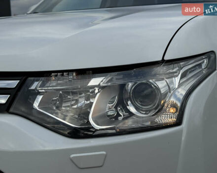 Белый Мицубиси Аутлендер, объемом двигателя 2.3 л и пробегом 214 тыс. км за 15499 $, фото 31 на Automoto.ua