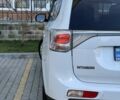 Белый Мицубиси Аутлендер, объемом двигателя 2.36 л и пробегом 140 тыс. км за 12999 $, фото 5 на Automoto.ua