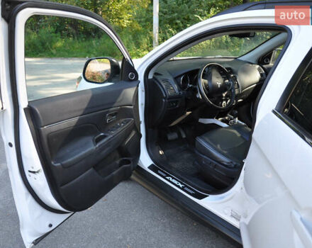 Белый Мицубиси Аутлендер, объемом двигателя 2 л и пробегом 132 тыс. км за 11500 $, фото 14 на Automoto.ua