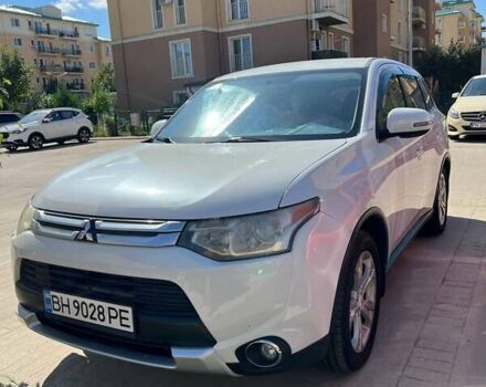 Міцубісі Аутлендер 2014 у Одесі на Automoto.ua Білий Міцубісі Аутлендер, об'ємом двигуна 2.36 л та пробігом 175 тис. км за 12500 $, фото 2 на Automoto.ua