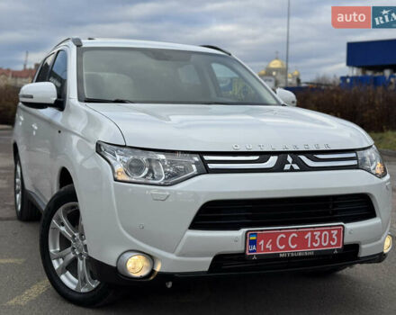 Белый Мицубиси Аутлендер, объемом двигателя 2.3 л и пробегом 214 тыс. км за 15499 $, фото 7 на Automoto.ua