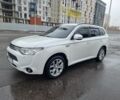 Білий Міцубісі Аутлендер, об'ємом двигуна 2 л та пробігом 250 тис. км за 15100 $, фото 7 на Automoto.ua
