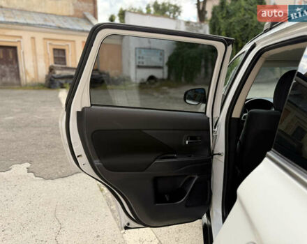 Білий Міцубісі Аутлендер, об'ємом двигуна 2.2 л та пробігом 247 тис. км за 13650 $, фото 106 на Automoto.ua