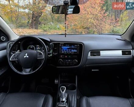 Мицубиси Аутлендер 2014 в Дрогобыче на Automoto.ua Белый Мицубиси Аутлендер, объемом двигателя 2 л и пробегом 228 тыс. км за 15300 $, фото 53 на Automoto.ua