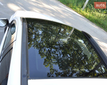 Белый Мицубиси Аутлендер, объемом двигателя 2 л и пробегом 132 тыс. км за 11500 $, фото 13 на Automoto.ua