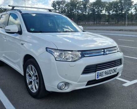 Белый Мицубиси Аутлендер, объемом двигателя 2 л и пробегом 299 тыс. км за 13999 $, фото 8 на Automoto.ua