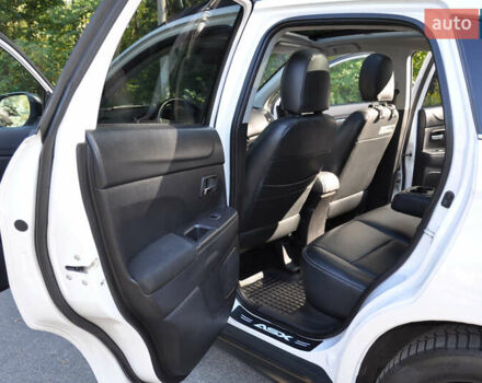 Белый Мицубиси Аутлендер, объемом двигателя 2 л и пробегом 132 тыс. км за 11500 $, фото 20 на Automoto.ua