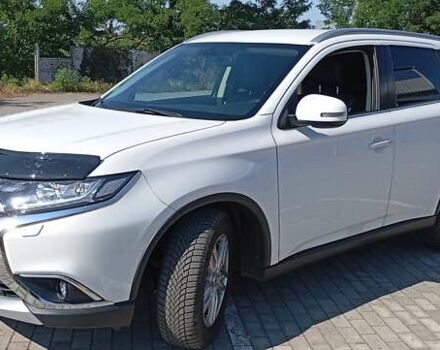 Білий Міцубісі Аутлендер, об'ємом двигуна 2.27 л та пробігом 220 тис. км за 15800 $, фото 7 на Automoto.ua