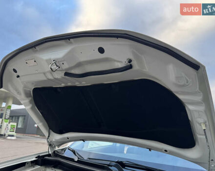 Белый Мицубиси Аутлендер, объемом двигателя 2.3 л и пробегом 214 тыс. км за 15499 $, фото 149 на Automoto.ua