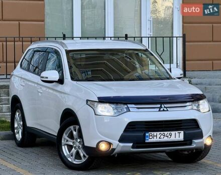 Белый Мицубиси Аутлендер, объемом двигателя 2.36 л и пробегом 140 тыс. км за 12999 $, фото 15 на Automoto.ua