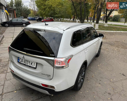 Белый Мицубиси Аутлендер, объемом двигателя 3 л и пробегом 161 тыс. км за 13900 $, фото 17 на Automoto.ua