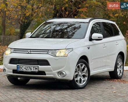 Мицубиси Аутлендер 2014 в Дрогобыче на Automoto.ua Белый Мицубиси Аутлендер, объемом двигателя 2 л и пробегом 228 тыс. км за 15300 $, фото 12 на Automoto.ua
