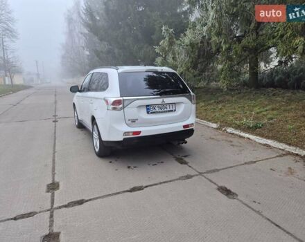 Белый Мицубиси Аутлендер, объемом двигателя 3 л и пробегом 173 тыс. км за 12700 $, фото 7 на Automoto.ua